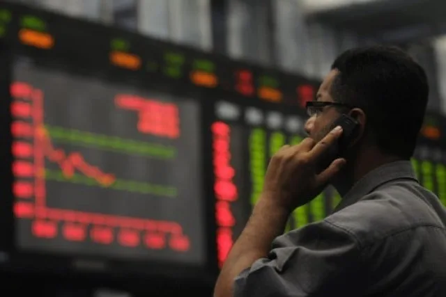 Pakistan Stock Exchange Under Selling Pressure, KSE-100 Tumbles Over 1,300 Points