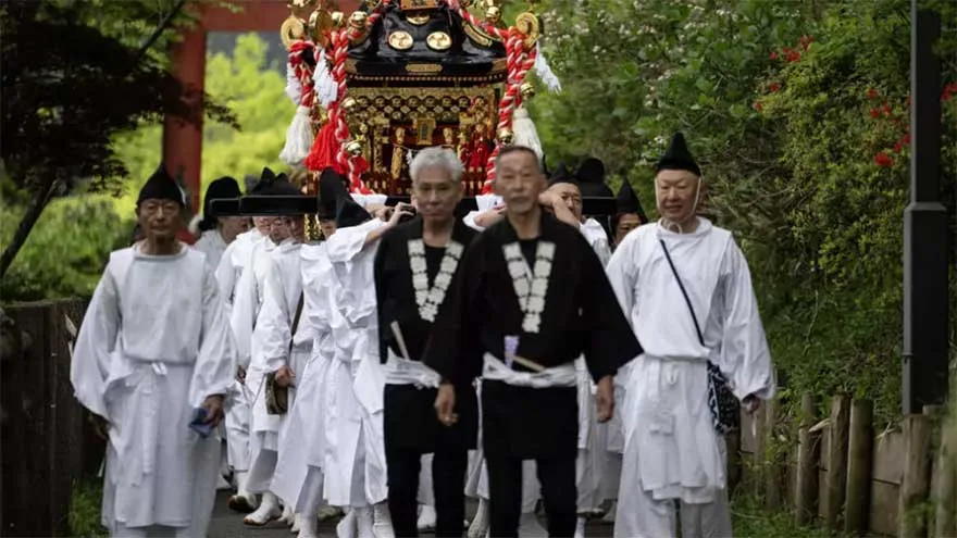 Spring Festival Marks Arrival on Tokyo’s Mount Mitake