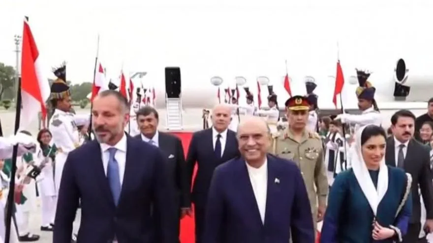 Prince Rahim Aga Khan Begins 6-Day Pakistan Visit with State Honours Reception