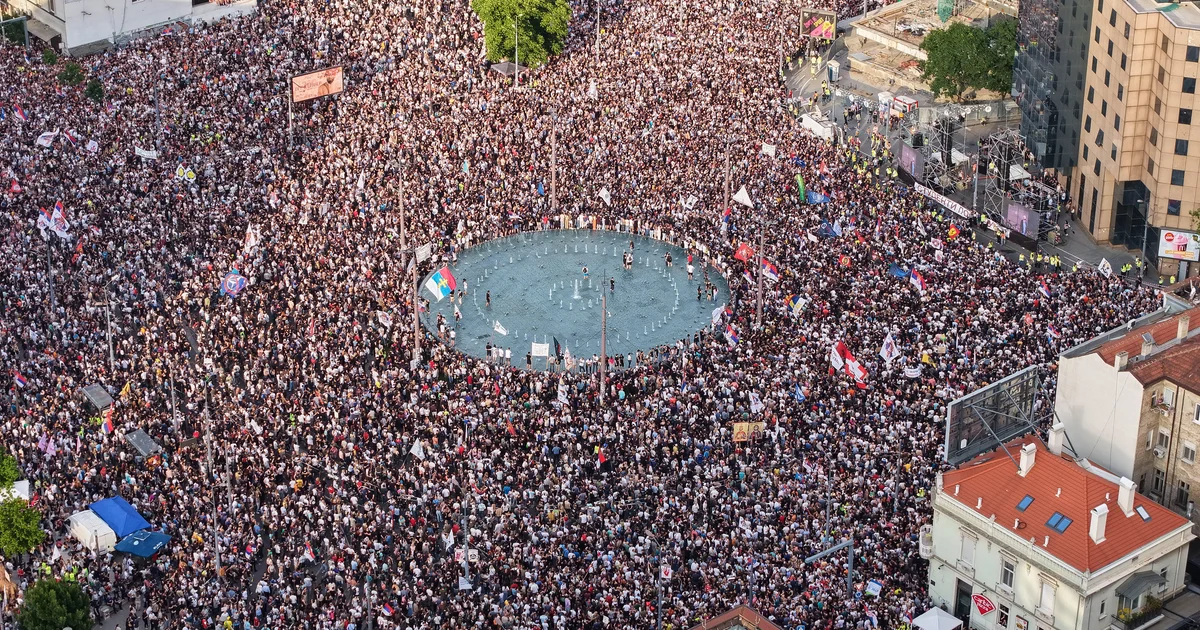 Serbian Protests Intensify Amid Massive Anti-Gov’t Rally in Belgrade