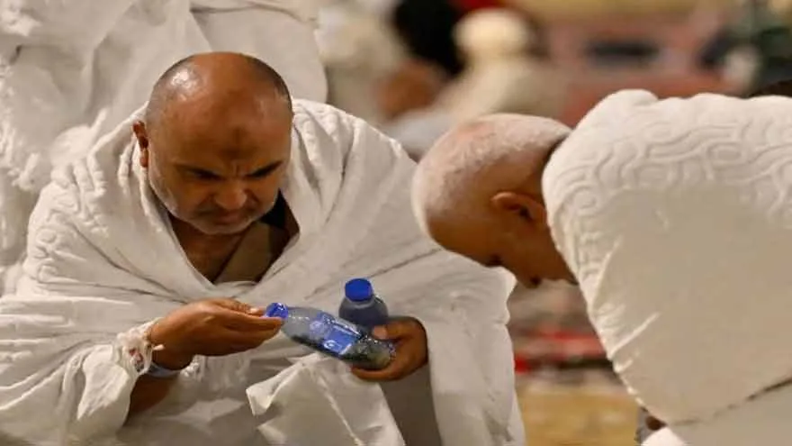 Millions Gather at Muzdalifah for Pebble Collection in Rami Al-Jamarat