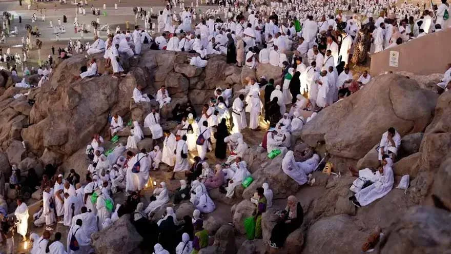 Hajj Pilgrims Stone Devil in Final Ritual