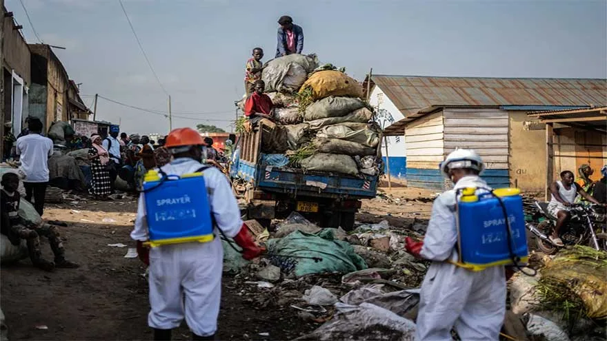 Canada, Bahamas Ban Travel Amid Ebola Concerns