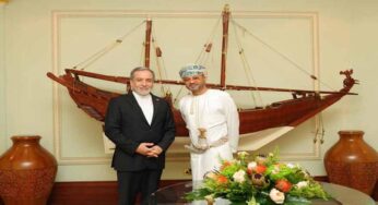 Iran’s Araghchi Discusses Regional Security, Hormuz Stability with Oman