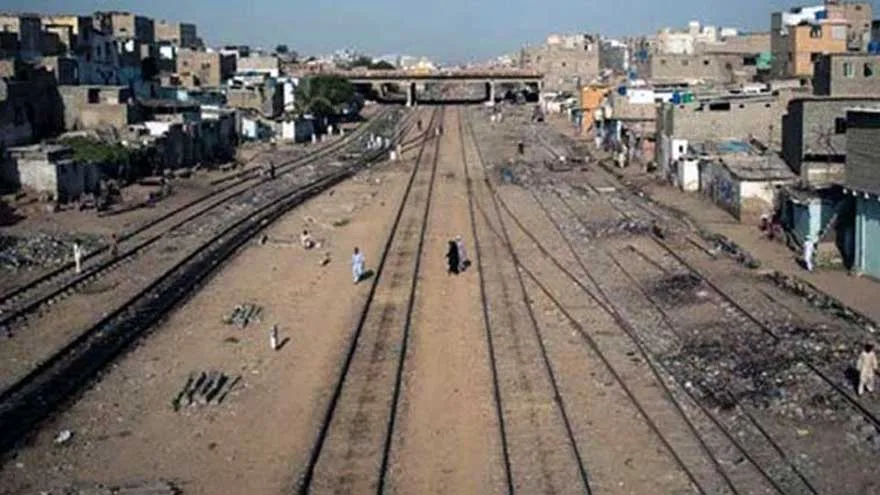 Karachi Operation Recovers 2.72 Acres Railway Land Worth Rs1.42 Billion, 12 Arrested in Crackdown on Encroachment Network