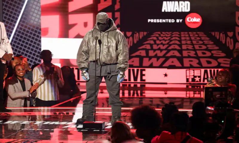 Kanye West’s Istanbul Concert Attracts Over 100k Fans Amid Antisemitic Controversy
