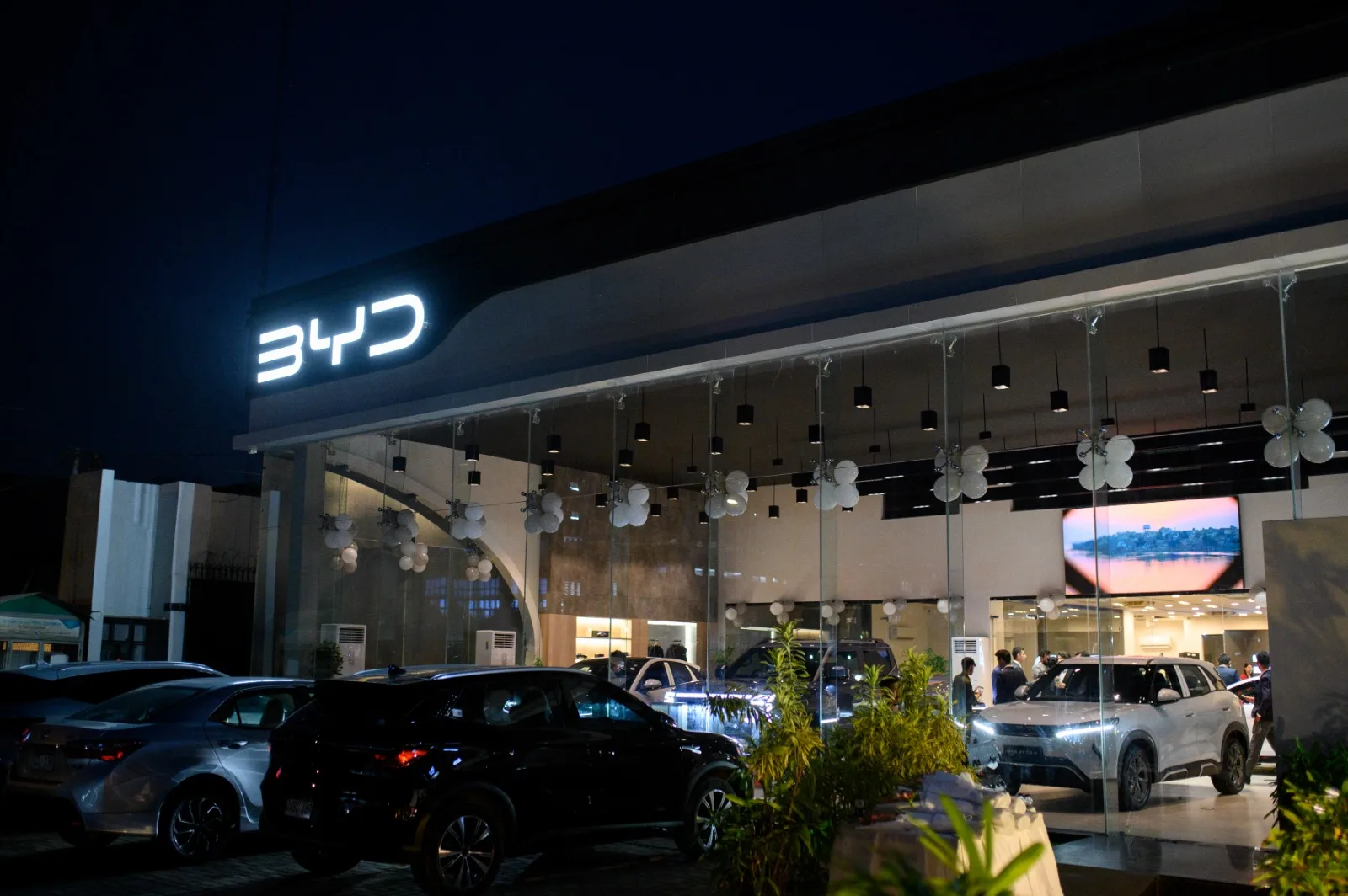 BYD Expands Footprint in Karachi with New Dealership