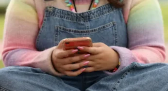 UK PM Starmer Proposes Ban on Harmful Social Media for Under-16s