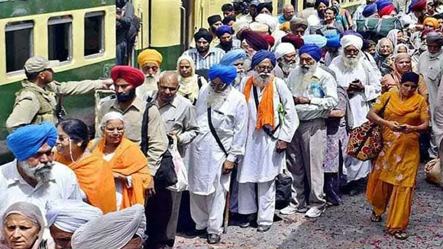 Pakistan Issues Visas for 737 Indian Sikh Pilgrims to Religious Festival in June