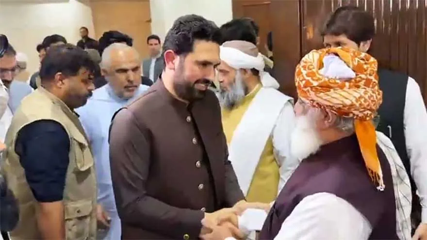 Sohail Afridi, Fazl Discuss Provincial Rights Amid Federal Budget Meeting