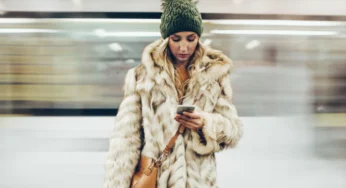 Declining Birth Rate in America Sparks Debate on Smartphone Influence