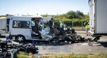 Seven Killed, Two Injured in Hungary Minibus-Truck Crash After Earlier Accident