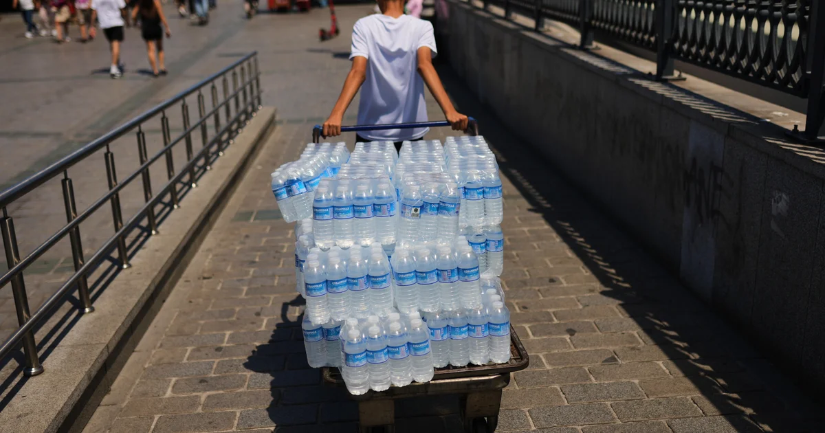 France Bans Outdoor Drinking Amid Heat Wave Threatening Europe