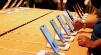 Pakistan Reduces Imported Mobile Phone Duties by 20%